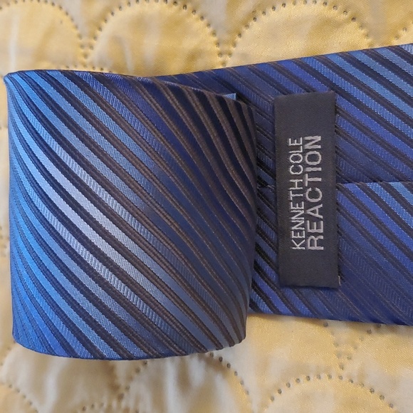 Men's Necktie - Picture 2 of 3